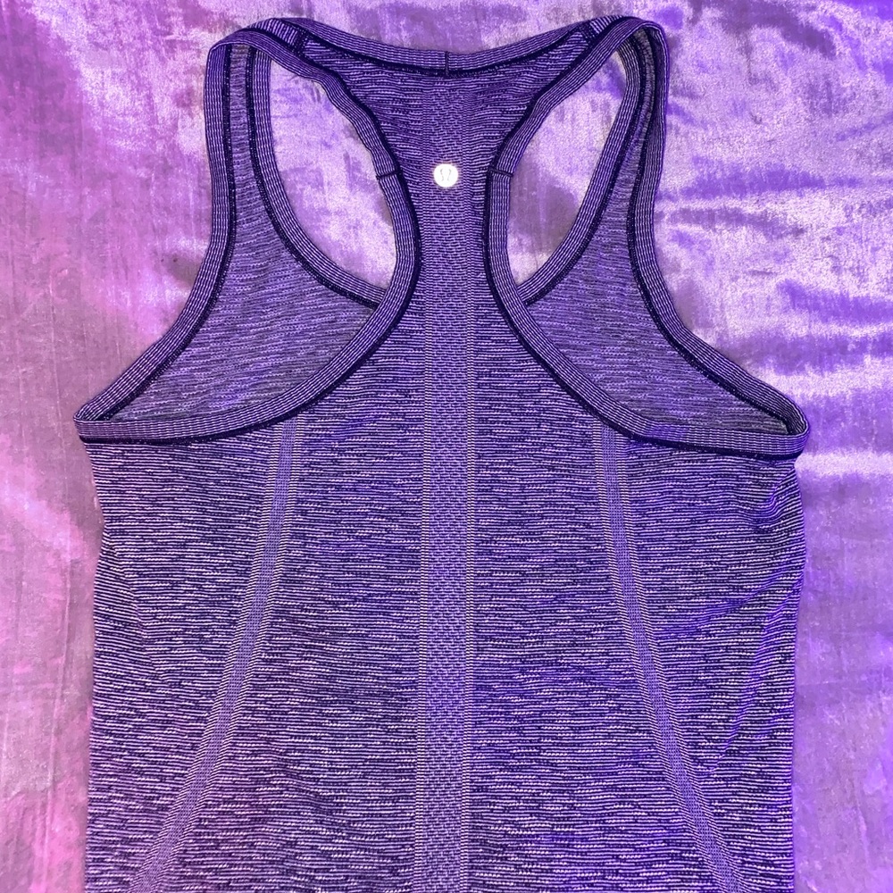 Lululemon grey, black, and white tank top